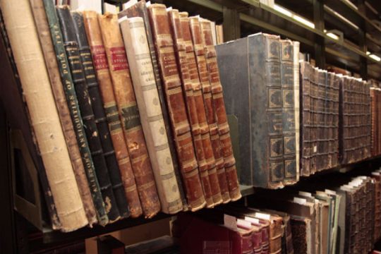 Αγνοια, μυθολόγηση και κοινοτοπίες