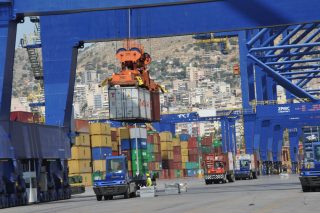Ένταση στις προβλήτες της Cosco