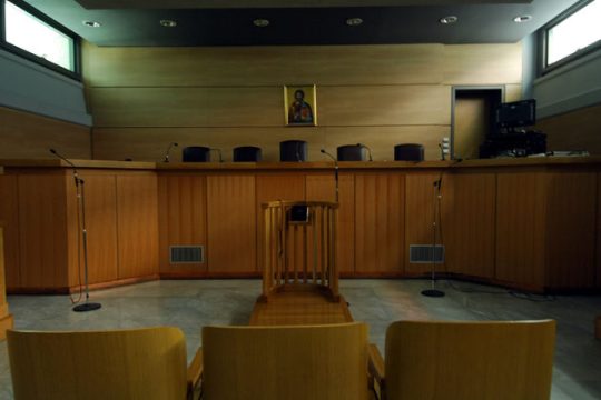 Απόφαση χωρίς τους συνηγόρους!