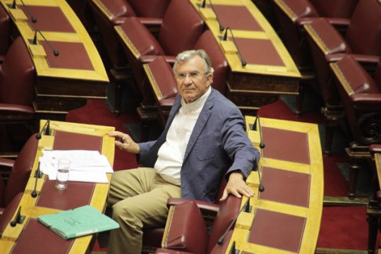 Συνταξιούχοι του ΥΠΟΙΚ παίρνουν και μισθό;