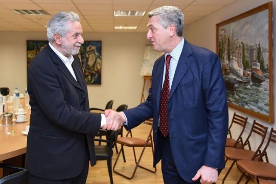 Στο ΥΝΑ ο Ύπατος Αρμοστής του ΟΗΕ για το προσφυγικό