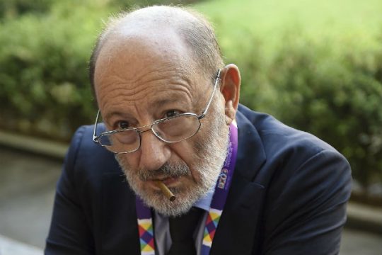 Με μια μη θρησκευτική τελετή το στερνό «αντίο» στον Ουμπέρτο Έκο