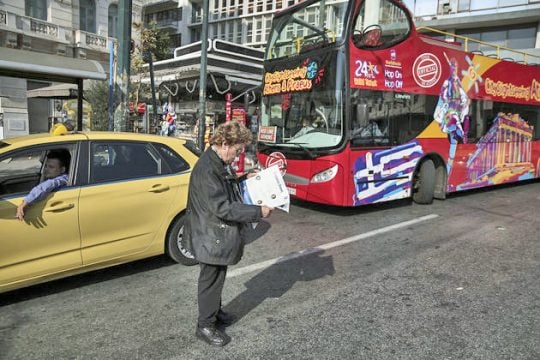 Σε ύφεση ξανά η Ελλάδα