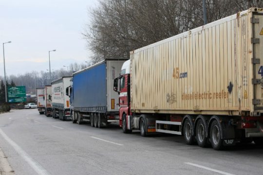 Και τα φορτηγά στον αγώνα κατά του ασφαλιστικού