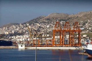 Νέες κινητοποιήσεις σχεδιάζουν οι εργαζόμενοι στα λιμάνια