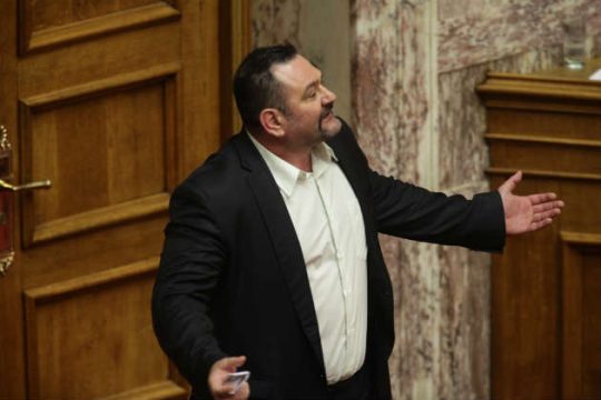 Νέα πρόκληση Λαγού στη Βουλή