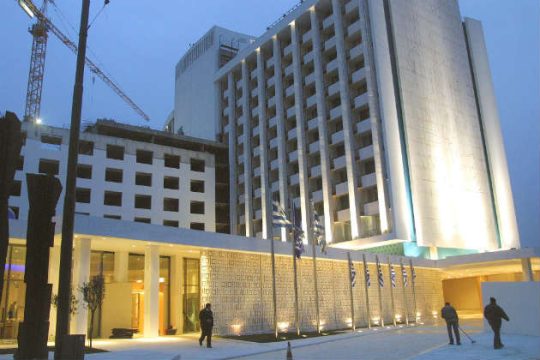 Ανοίγει η διαδικασία για την πώληση του Hilton