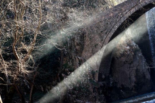 Υψηλές θερμοκρασίες, αλλά και συννεφιά την Τρίτη
