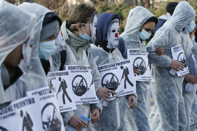 Η ευρωπαϊκή Ακροδεξιά εκθειάζει τον «θάνατο» της Συνθήκης Σένγκεν