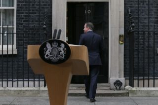 «Αντάρτικο» υπουργών ενόψει δημοψηφίσματος