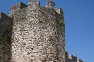 Ξεπουλάνε την ιστορία του κάστρου Αρτας