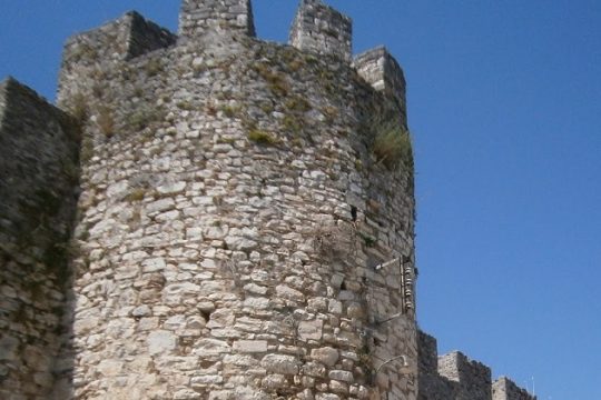 Ξεπουλάνε την ιστορία του κάστρου Αρτας
