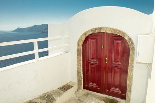Η κόκκινη πόρτα