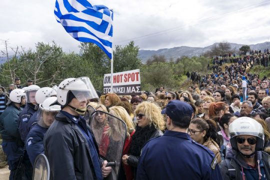 Με σημαία την ξενοφοβία
