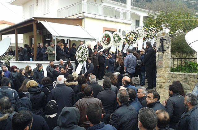 Οδύνη και αναπάντητα ερωτήματα στο μνημόσυνο του Βαγγέλη Γιακουμάκη