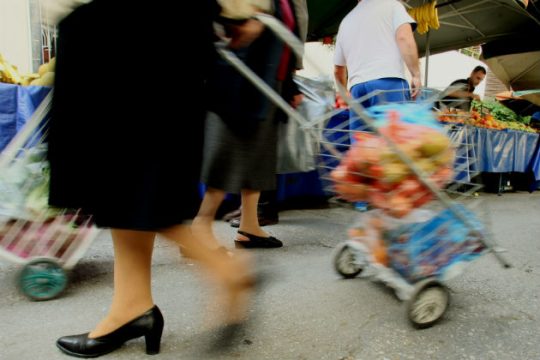 «Η μέση Ελληνίδα νοικοκυρά»