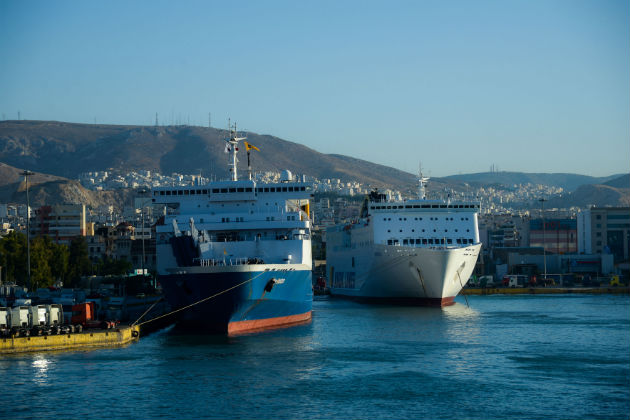 Μειώθηκαν οι Ελληνες ναυτικοί στα ελληνικά πλοία το 2014
