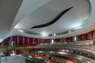 Πρώτη φορά μέσα στη Λυρική και την Εθνική Βιβλιοθήκη