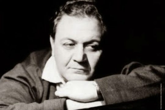 «Είναι ο κ. Μάνος Χατζιδάκις στην αίθουσα για να παραλάβει το Όσκαρ;»
