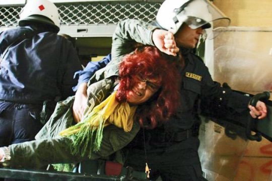 Στο εδώλιο ο ΜΑΤατζής που χτύπαγε καθαρίστριες
