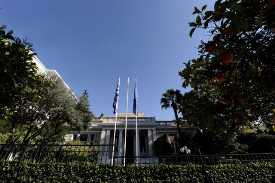 Η κυβέρνηση απαντά για τις άδειες με ευρωπαϊκά στοιχεία