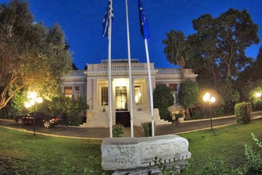 Αγνωστη η συγγνώμη στα κόμματα εξουσίας