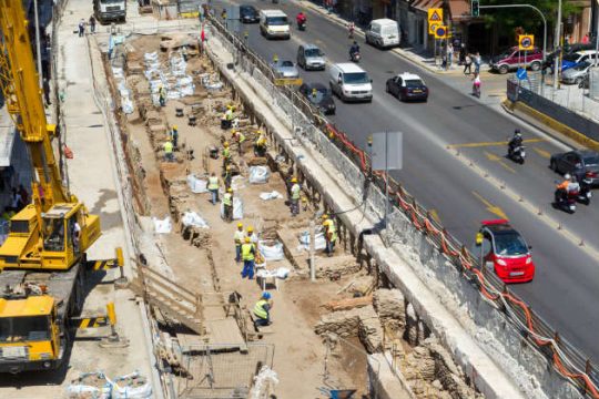Κοπή δέντρων χωρίς άδεια για το χατίρι του μετρό