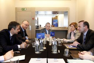 Συναίνεση μόνο στο προσφυγικό