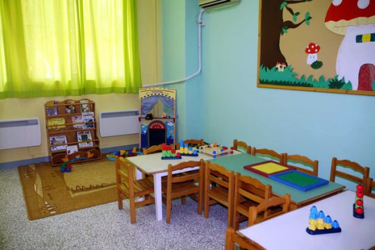 Σταθερά απλήρωτοι οι βρεφονηπιοκόμοι
