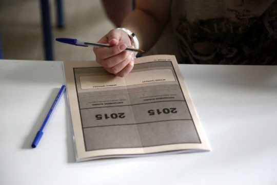 Νέες ρυθμίσεις για πανελλαδικές και εκπαιδευτικούς σε διαθεσιμότητα
