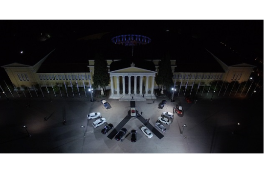 Oλοκληρώθηκε η πρωτοποριακή έκθεση The Mercedes-Benz “Circle of Art” Exhibition