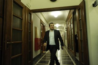 Πλήρης διάσταση απόψεων μεταξύ καναλαρχών και κυβέρνησης