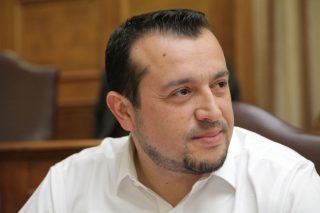 Με τροπολογία άπαξ οι αρμοδιότητες στον Ν. Παππά