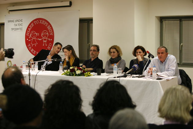 Ολο και περισσότεροι «πιάνουν το χέρι μας»