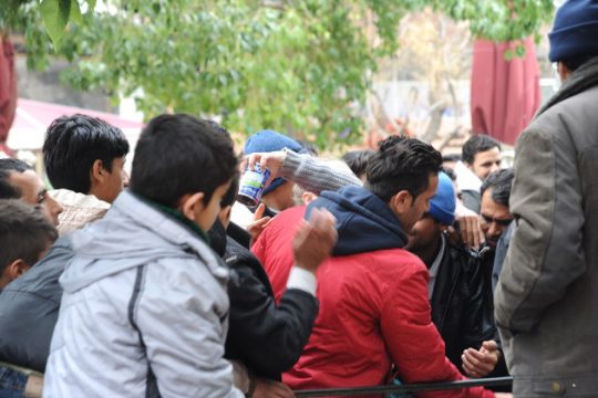 Απόπειρα αυτοκτονίας δύο προσφύγων στην πλ. Βικτωρίας