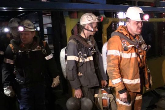 Στους 32 οι νεκροί από εκρήξεις σε ορυχείο της Ρωσίας