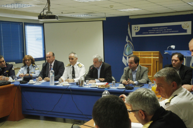 Κοινό μέτωπο κυβέρνησης και φορέων για το προσφυγικό στον Πειραιά