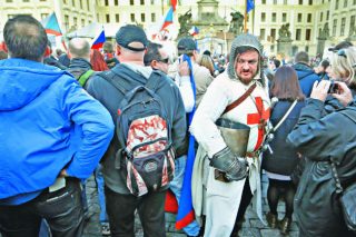 Οι ρατσιστές (ξανα)βγήκαν παγανιά