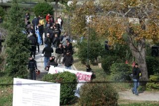 Σύσκεψη αύριο στο ΥΝΑ για το κέντρο προσφύγων στο Σχιστό