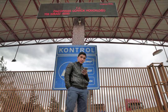 «Παζάρια» στην πλάτη των ξεριζωμένων