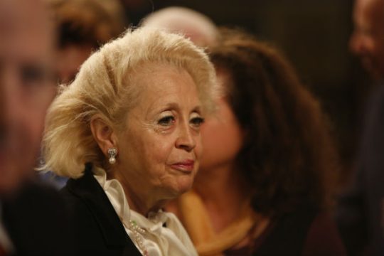 Πυρ ομαδόν για τη μήνυση