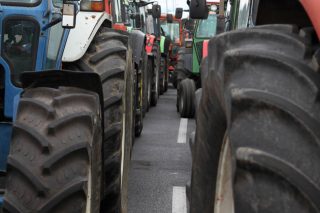 Κινείται ο διάλογος, ακίνητα τα τρακτέρ