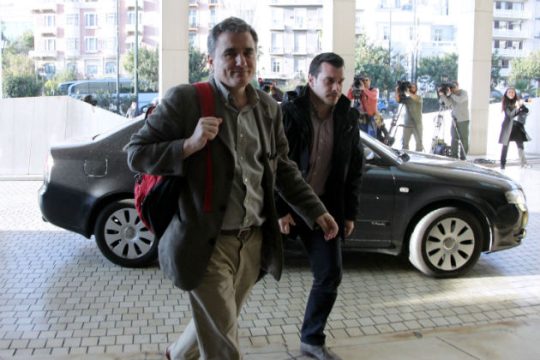 Πρώτη ημέρα με… παράταση στις πωλήσεις «κόκκινων δανείων»