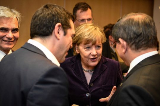 Ο Τσίπρας βλέπει Μέρκελ και Νταβούτογλου για το προσφυγικό