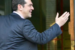 Βολές κατά… ανεύθυνων, αλλά και βέλη εξ οικείων