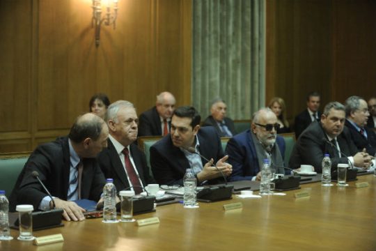 Απορρίπτουν εκλογές, αναζητούν λύσεις