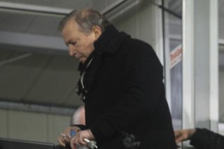 Αποχώρηση Βεζυρτζή με αιχμές