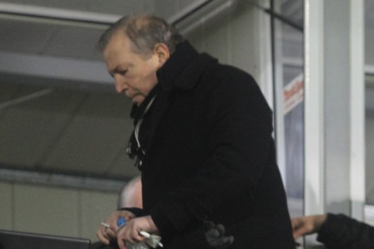 Αποχώρηση Βεζυρτζή με αιχμές