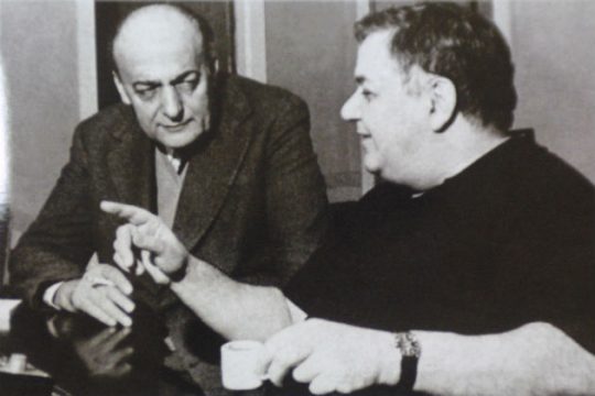 Ο Μάνος Χατζιδάκις και οι απαγορεύσεις στο ραδιόφωνο