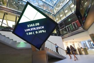 Ο φόβος του Brexit βυθίζει τη στερλίνα